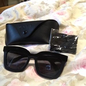 BRAND NEW DIFF ALL BLACK SUNGLASSES